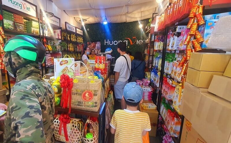 Cửa hàng bánh pía Tân Huê Viên tại quận 1 